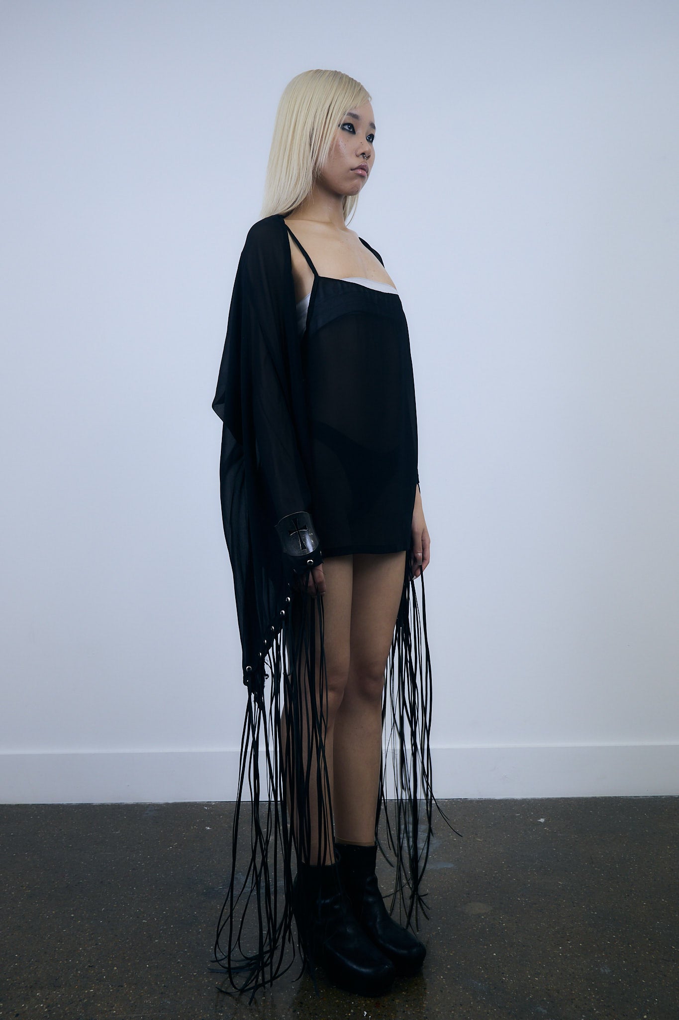 OPAQUE CORD SHAWL
